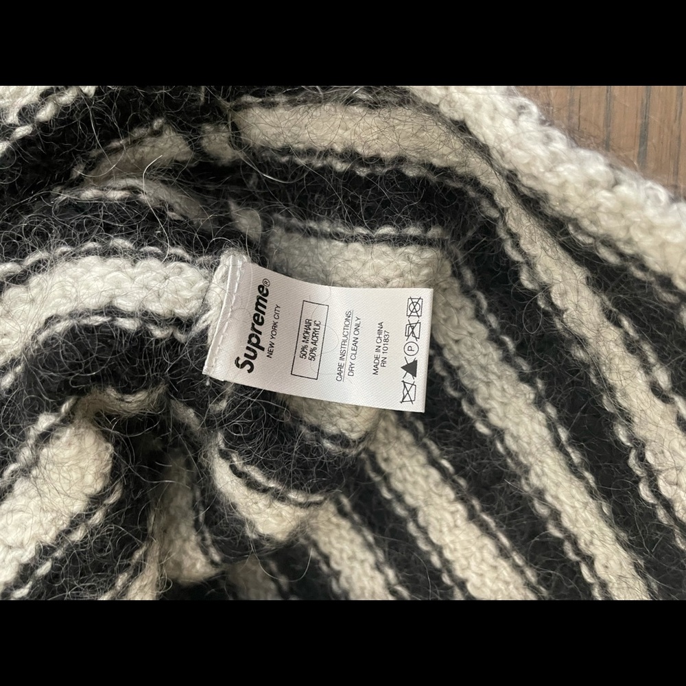 Supreme knit - Picture 3 of 3